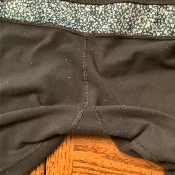 EUC Lululemon Reversible full length leggings - Picture 3 of 8